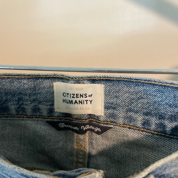 Citizens of Humanity Annabelle Vintage Relaxed Denim Shorts - Picture 7 of 8